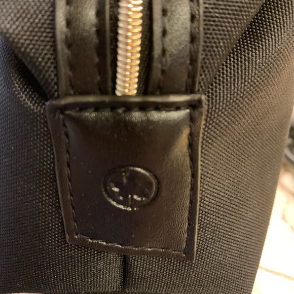 Business class toiletry bag sealed - Picture 3 of 4